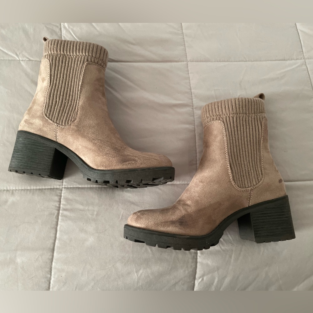 White Mountain Short Heal Ankle Boots in Tan